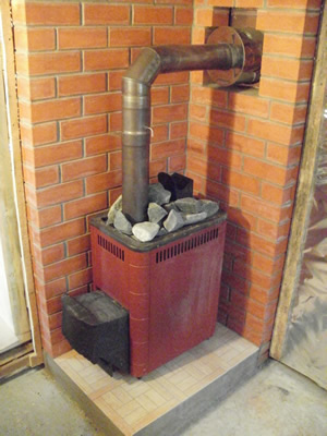 Вариант монтажа печи для бани TMF модели "Гейзер-18"